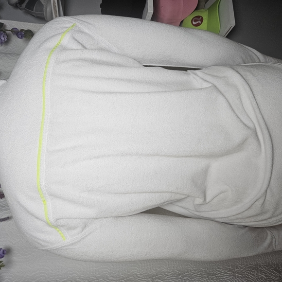 Vineyard Vines White and Pink Long Sleeve Polo Top - Picture 4 of 8